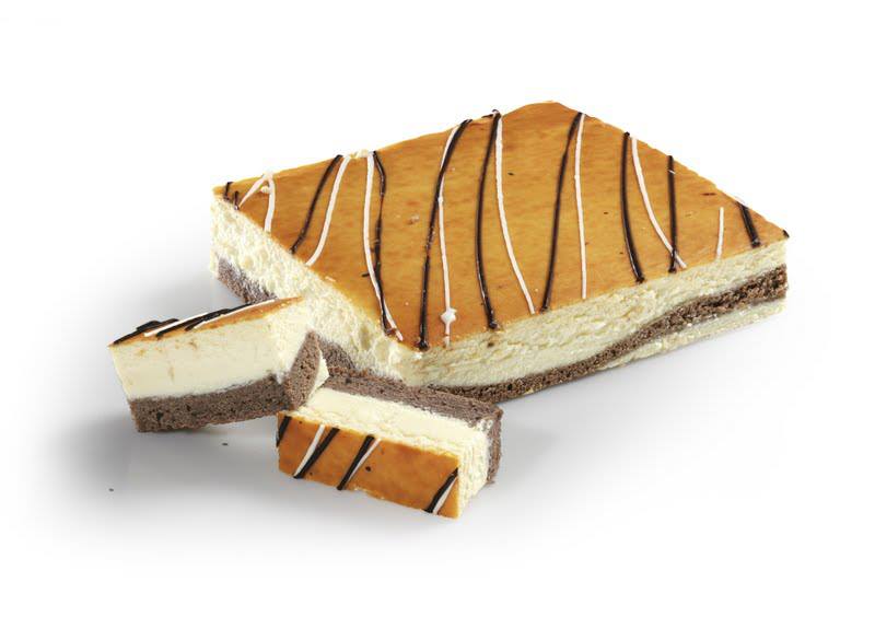 Kwarktaart met chocoladebodem en chocoladestrepen